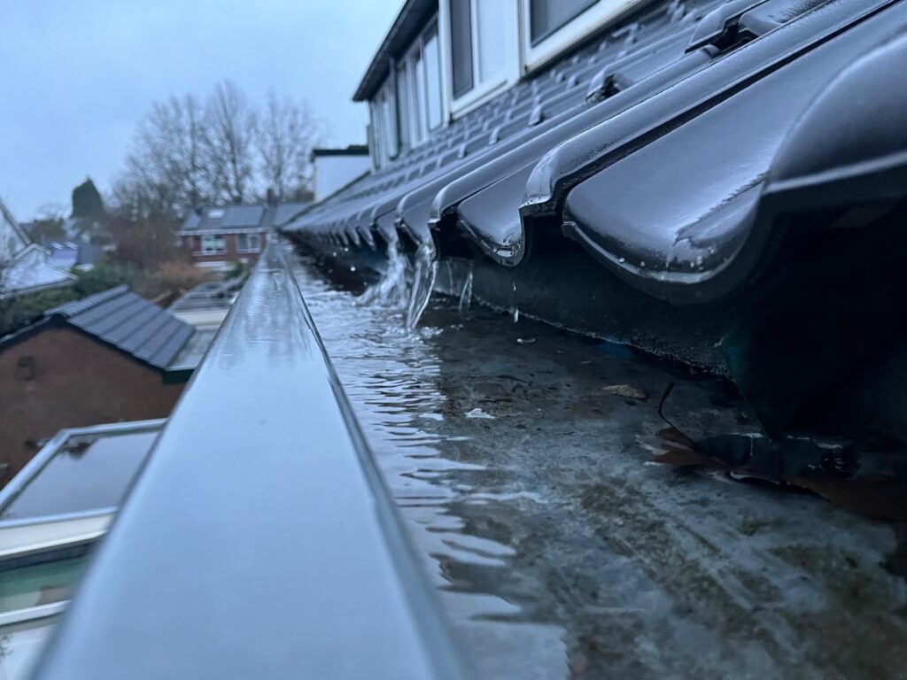 Dakgoot reinigen